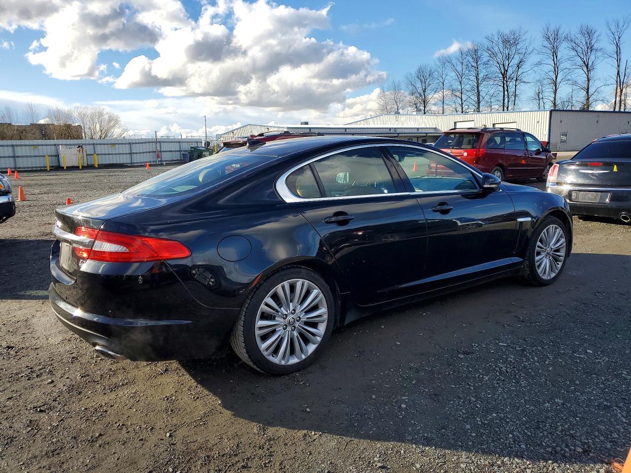 2013 JAGUAR XF