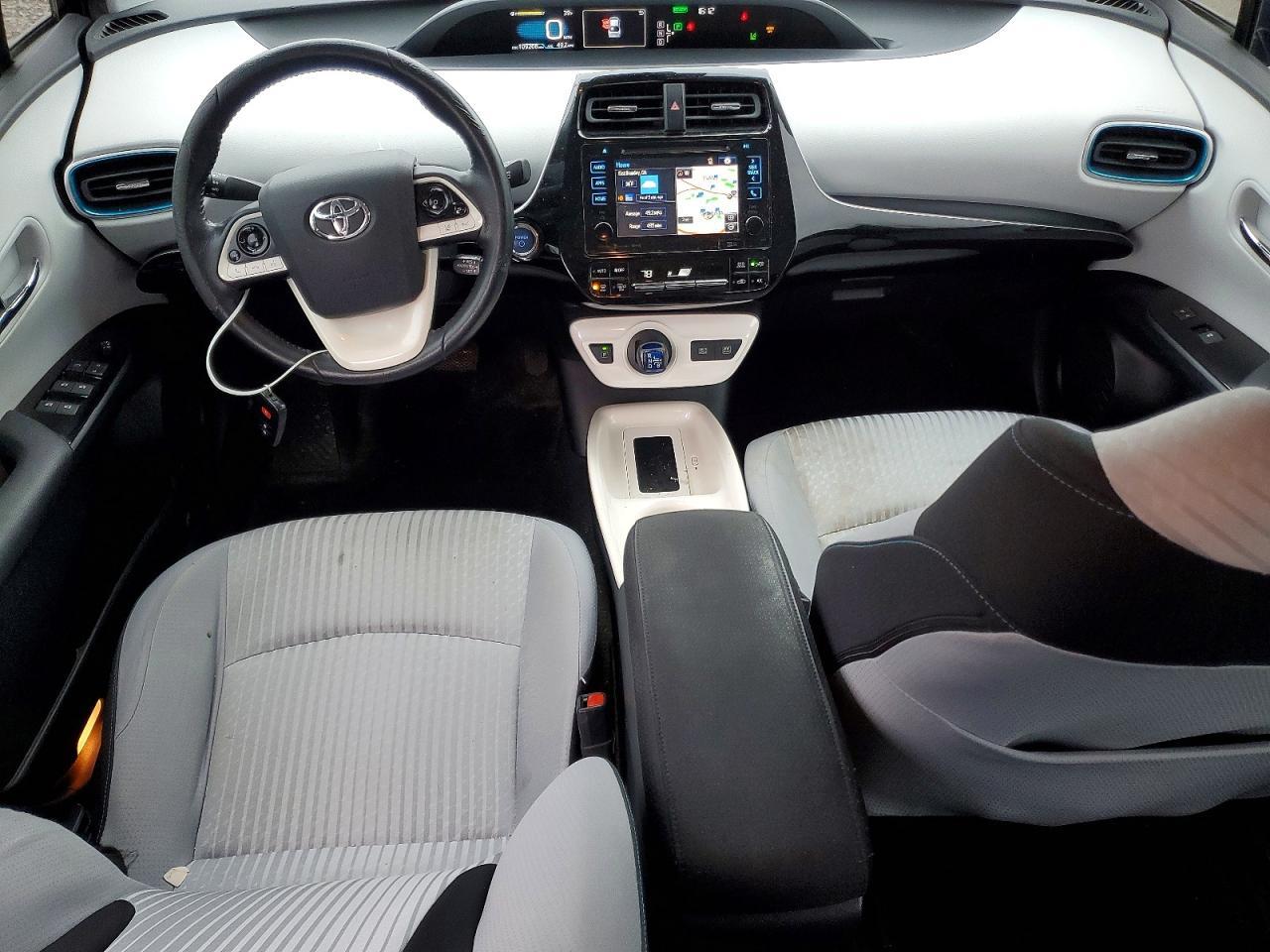 2016 TOYOTA PRIUS