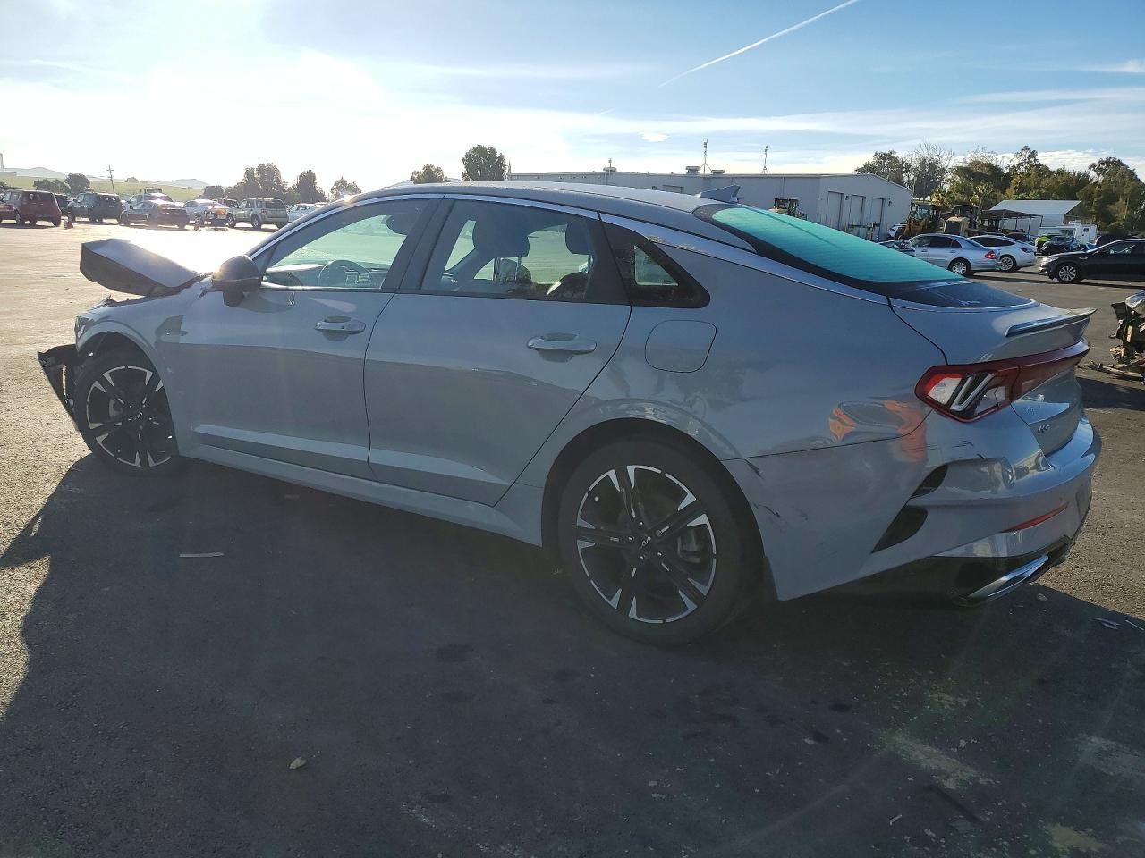2022 KIA K5