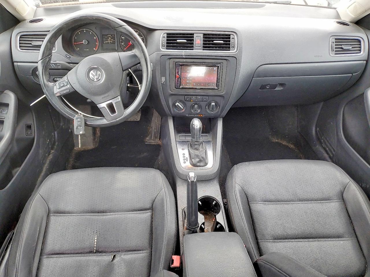 2011 VOLKSWAGEN JETTA