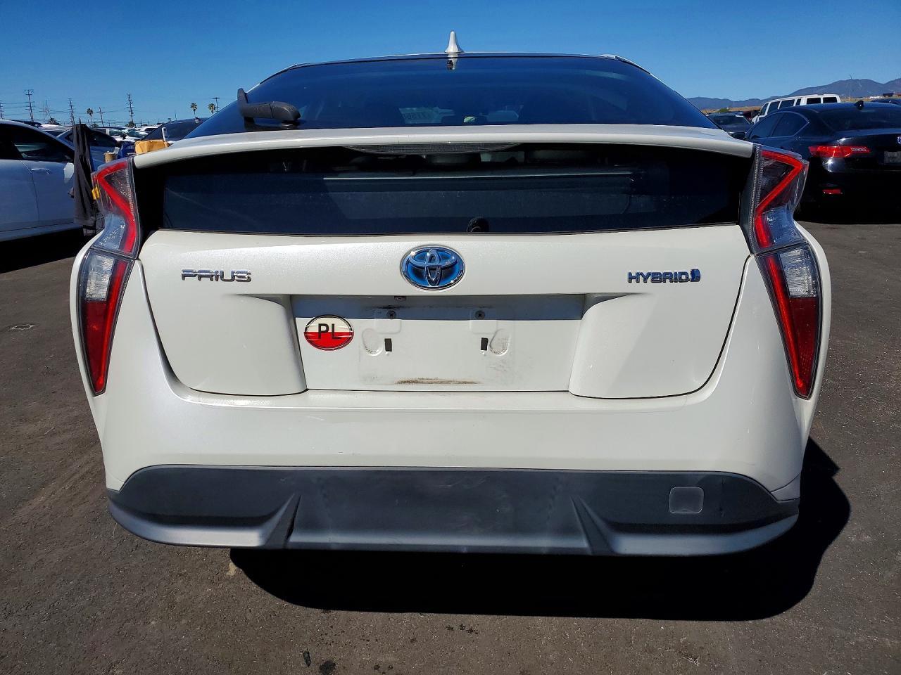 2016 TOYOTA PRIUS