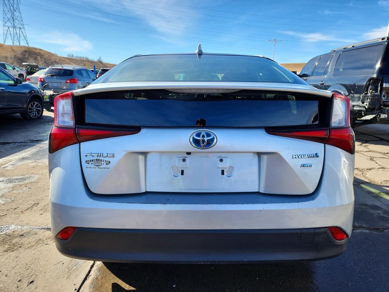 2022 TOYOTA PRIUS