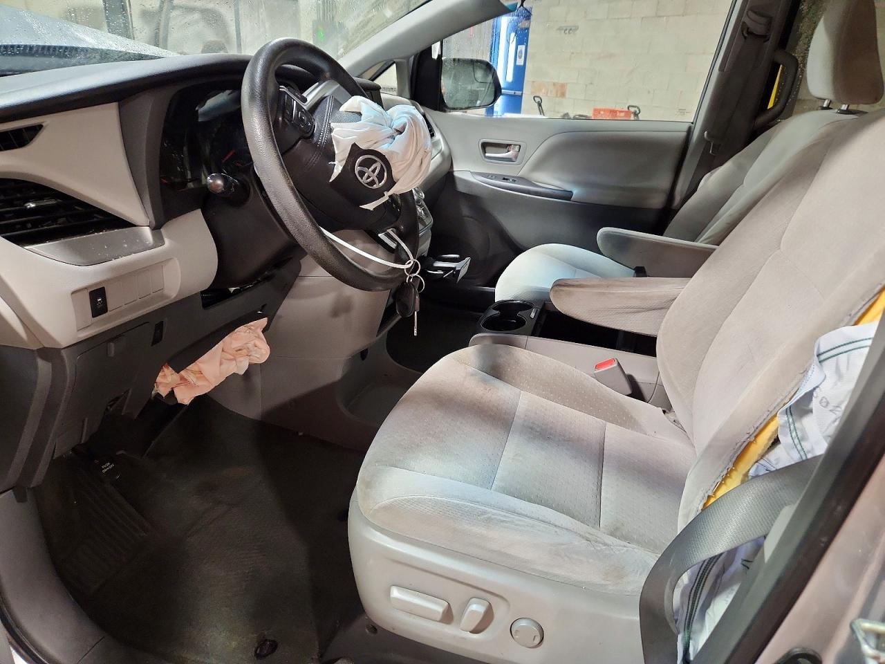 2015 TOYOTA SIENNA