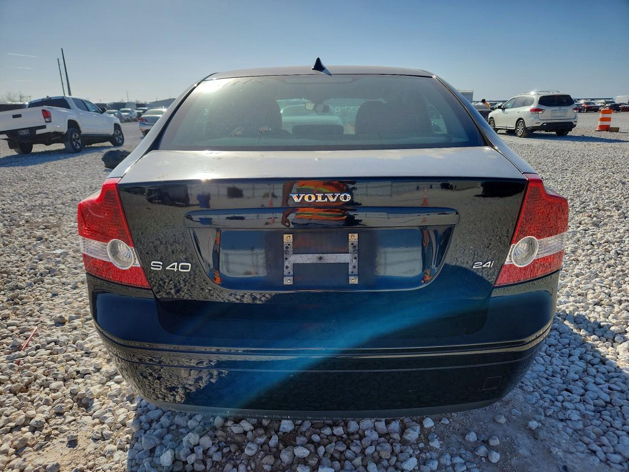 2005 VOLVO S40