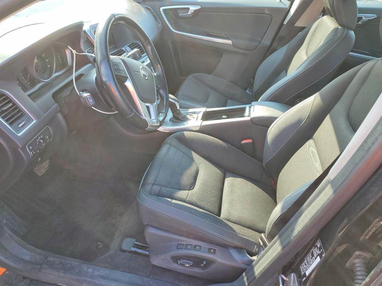 2015 VOLVO XC60
