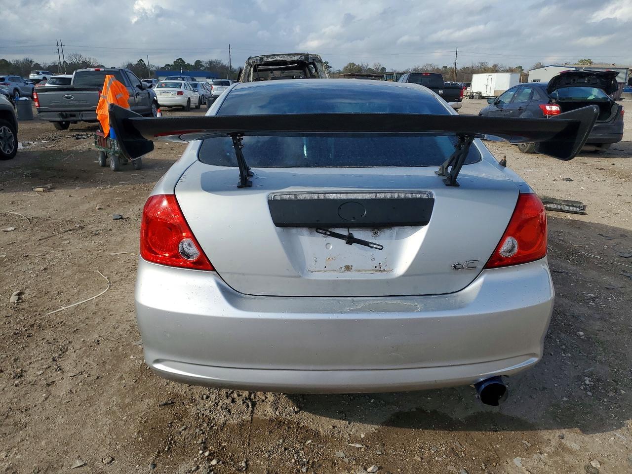 2005 TOYOTA SCION