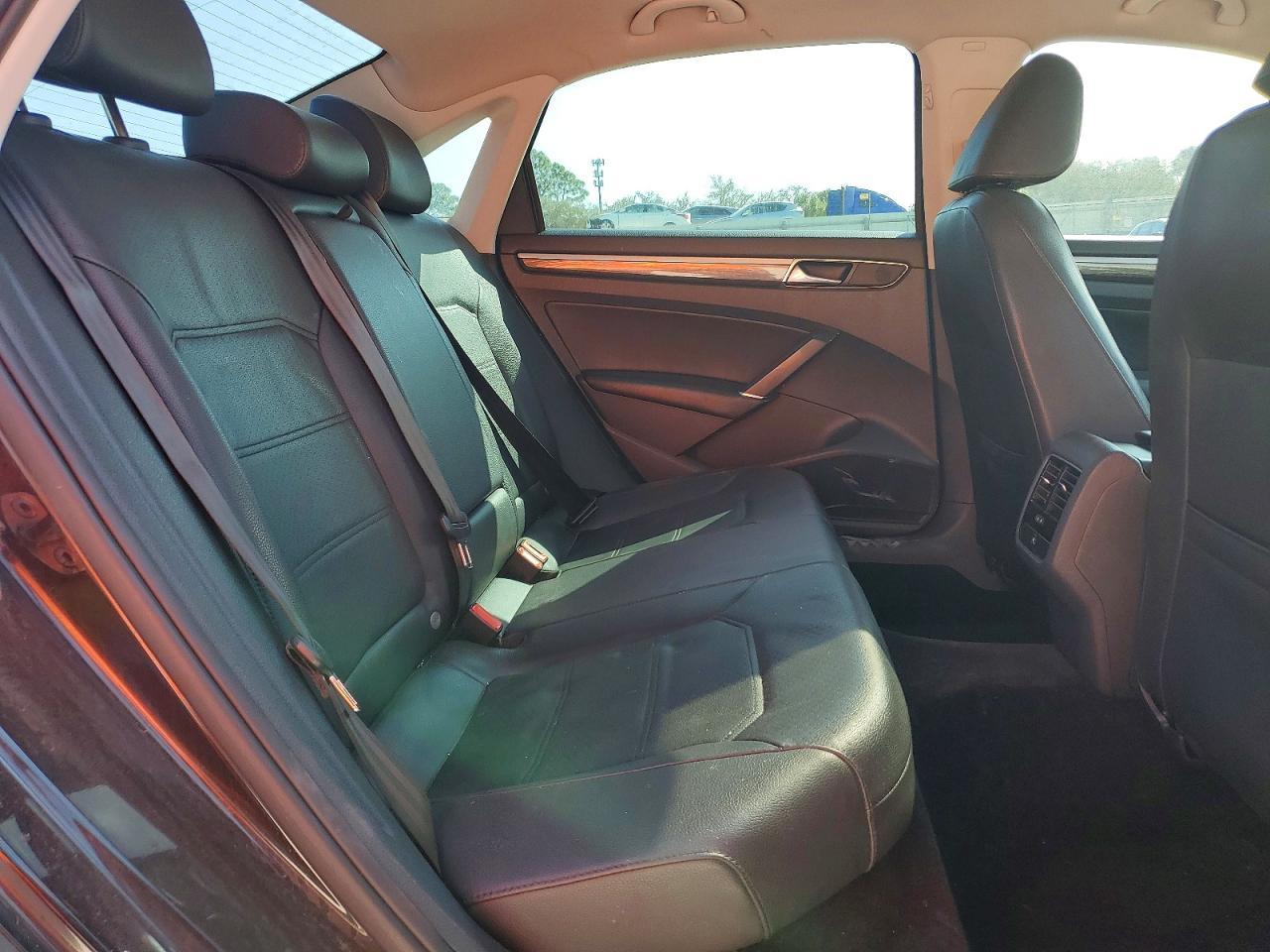 2018 VOLKSWAGEN Passat