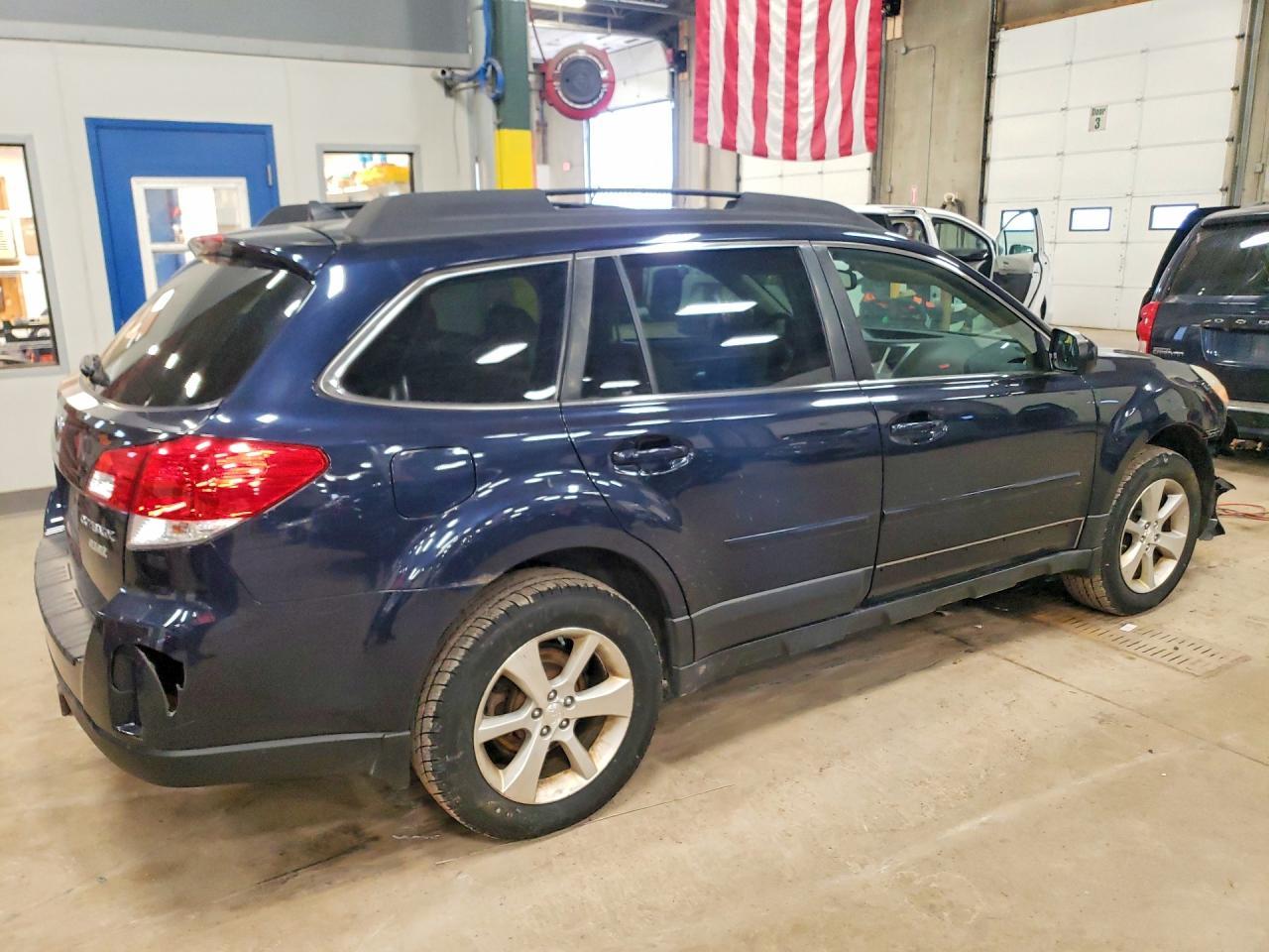 2013 SUBARU Outback