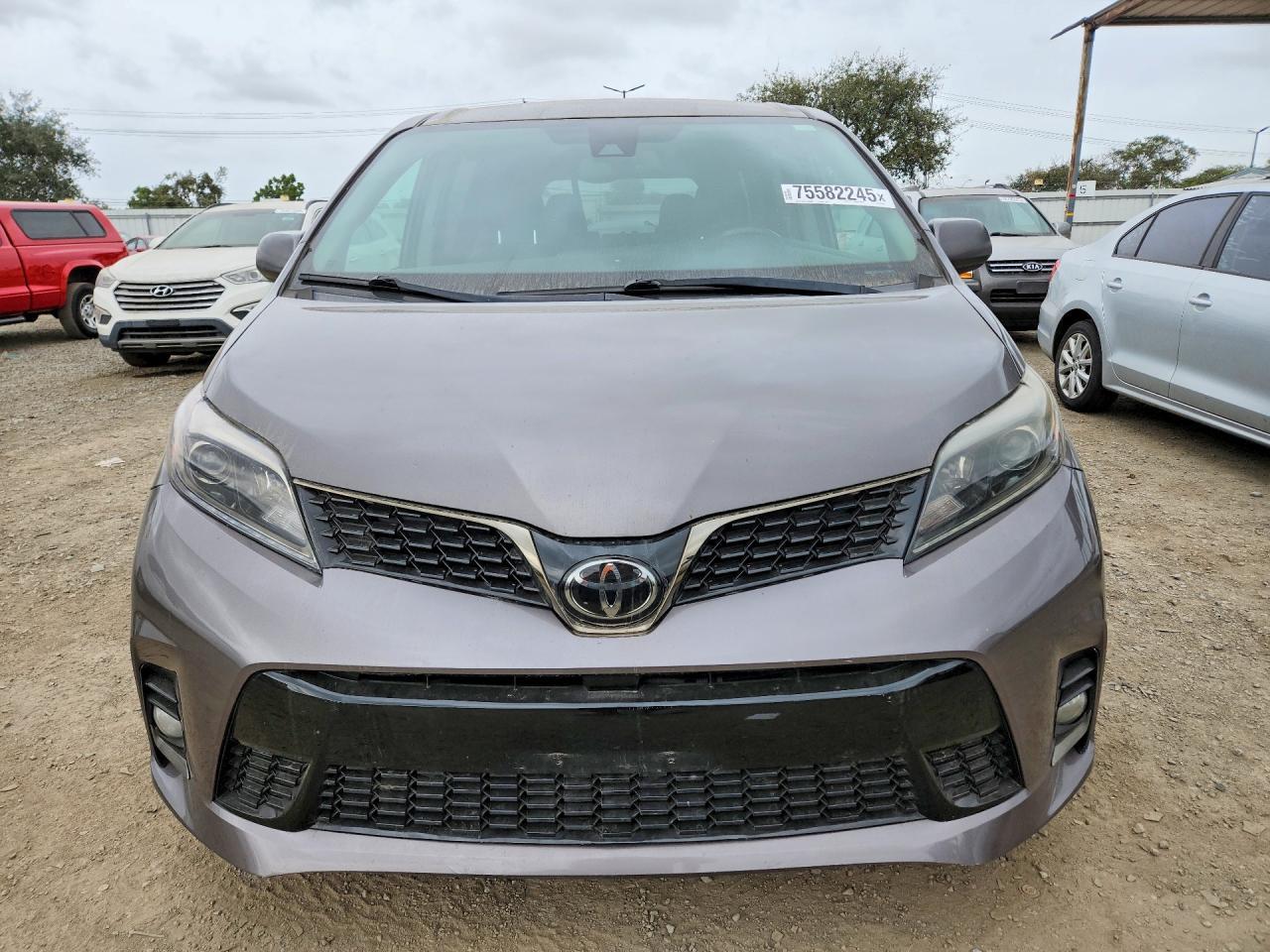 2018 TOYOTA SIENNA