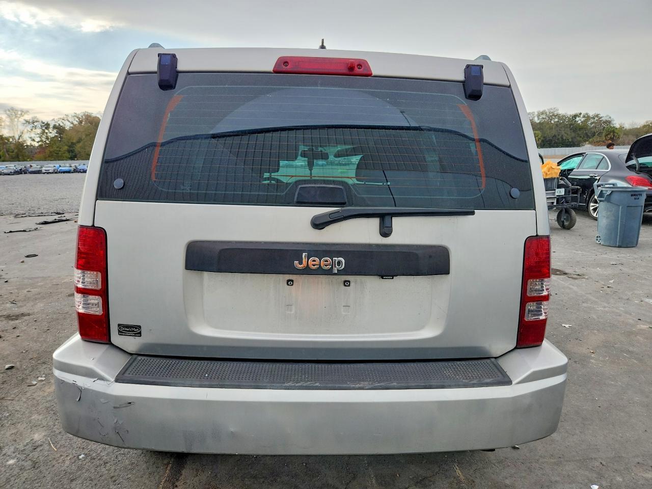 2012 JEEP Liberty
