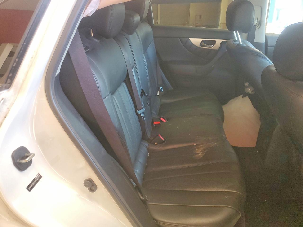 2016 INFINITI QX70