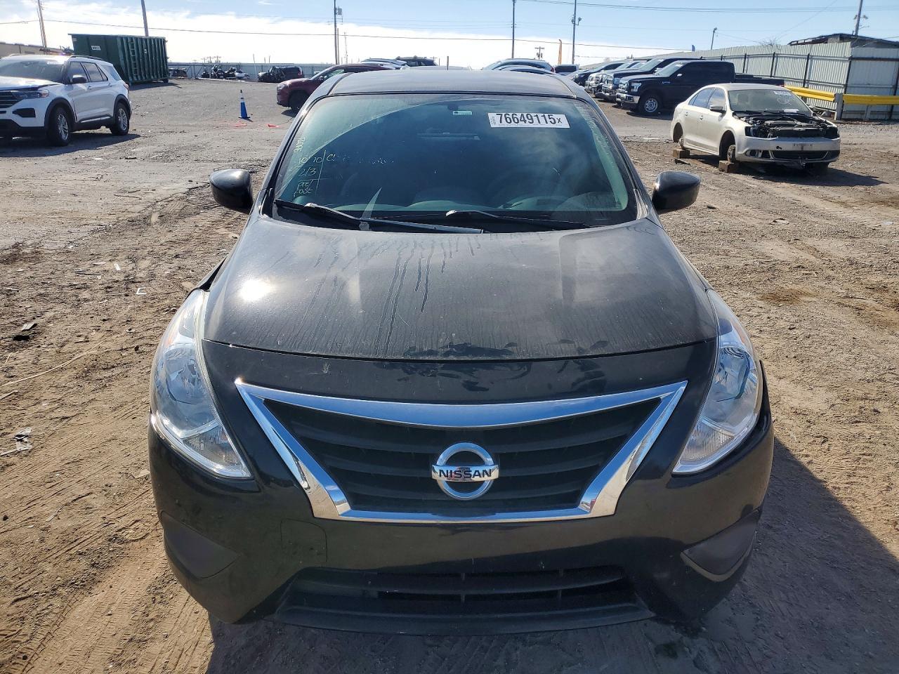 2017 NISSAN VERSA