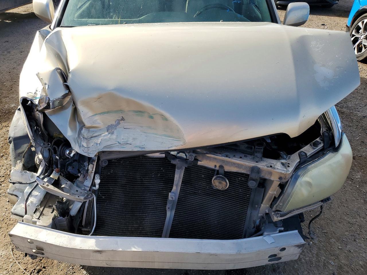 2004 TOYOTA HIGHLANDER