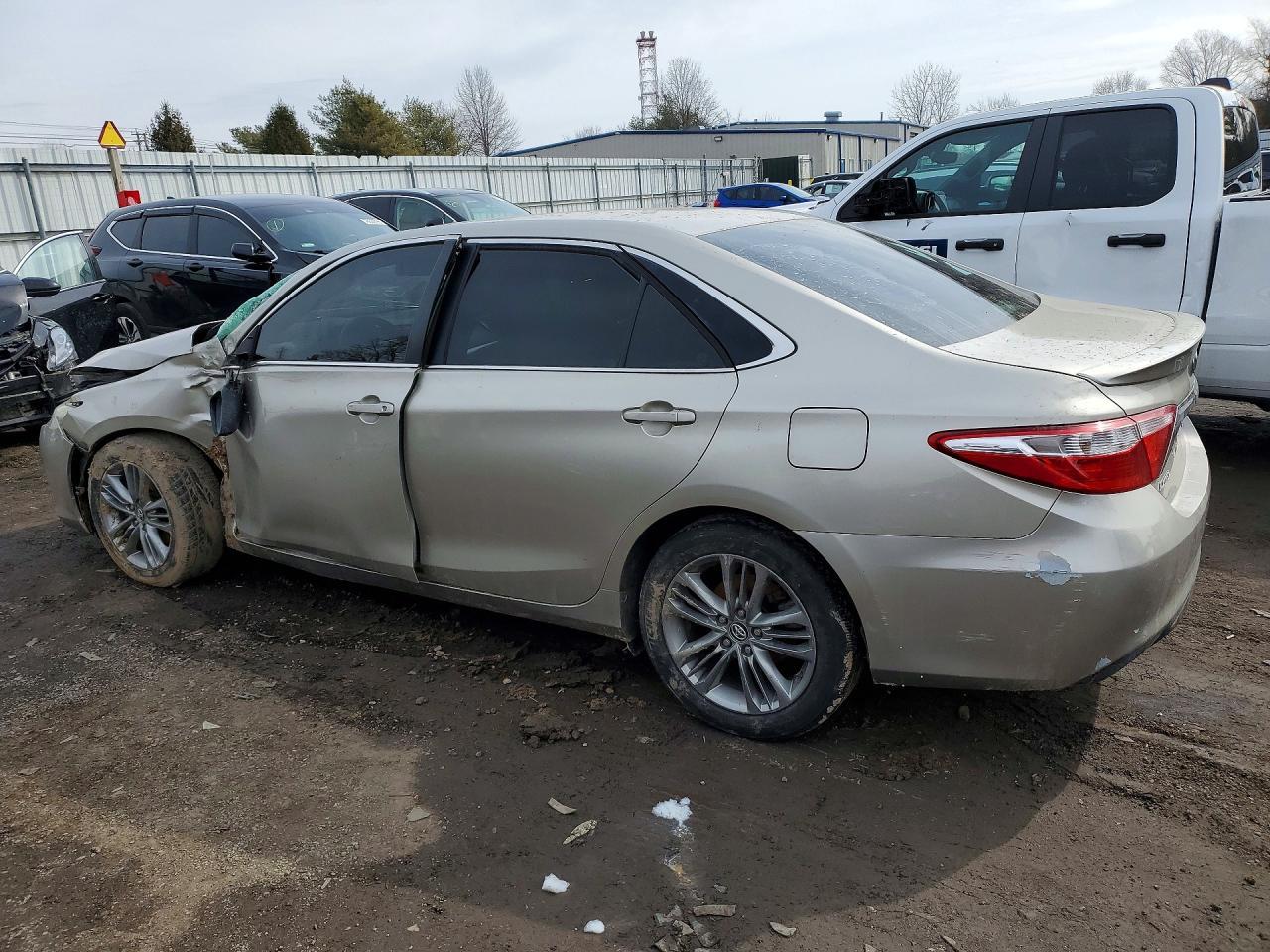 2016 TOYOTA CAMRY