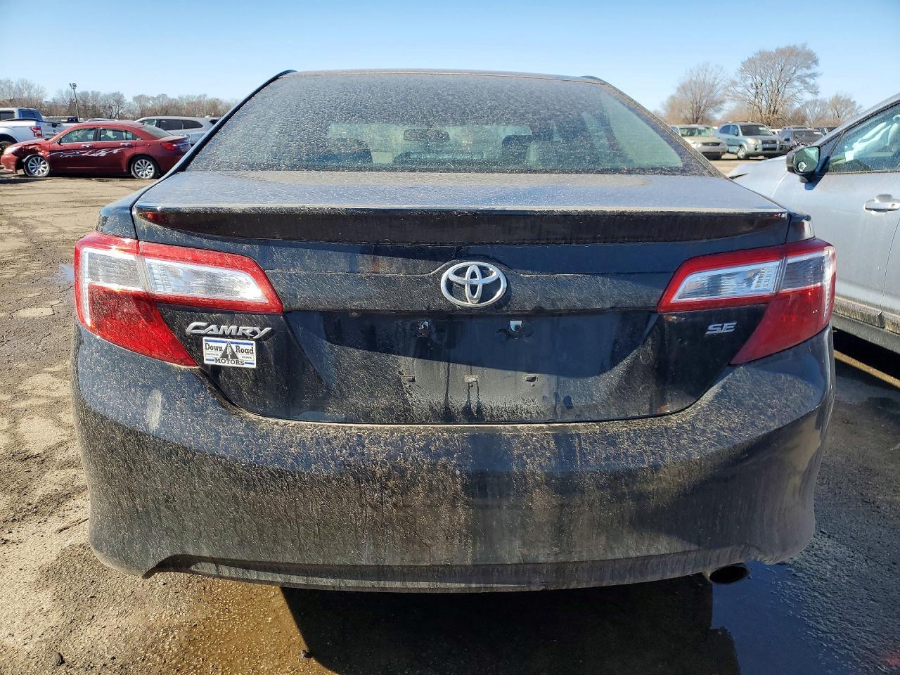 2014 TOYOTA CAMRY