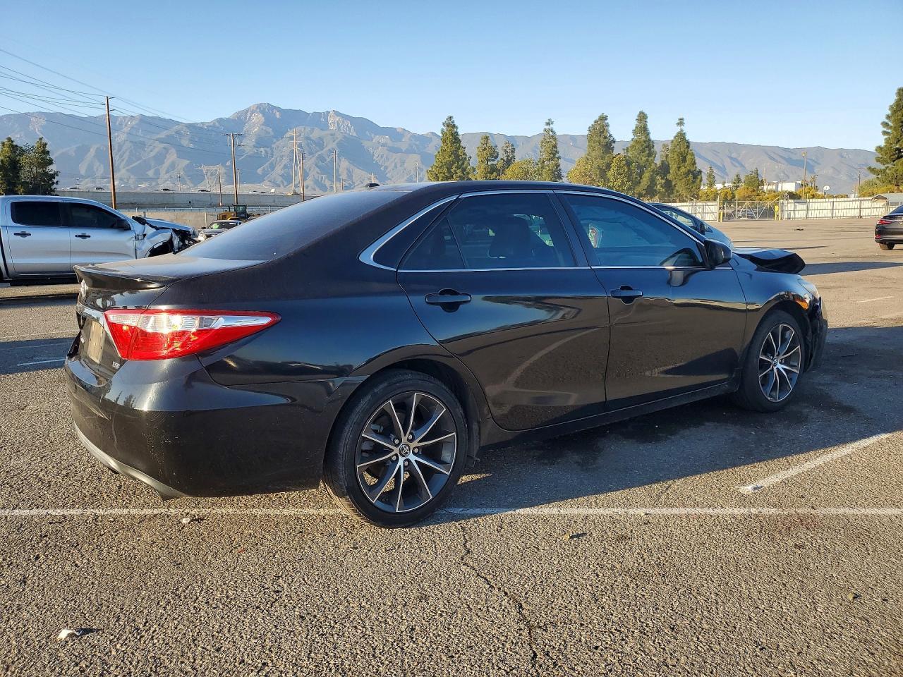 2015 TOYOTA CAMRY