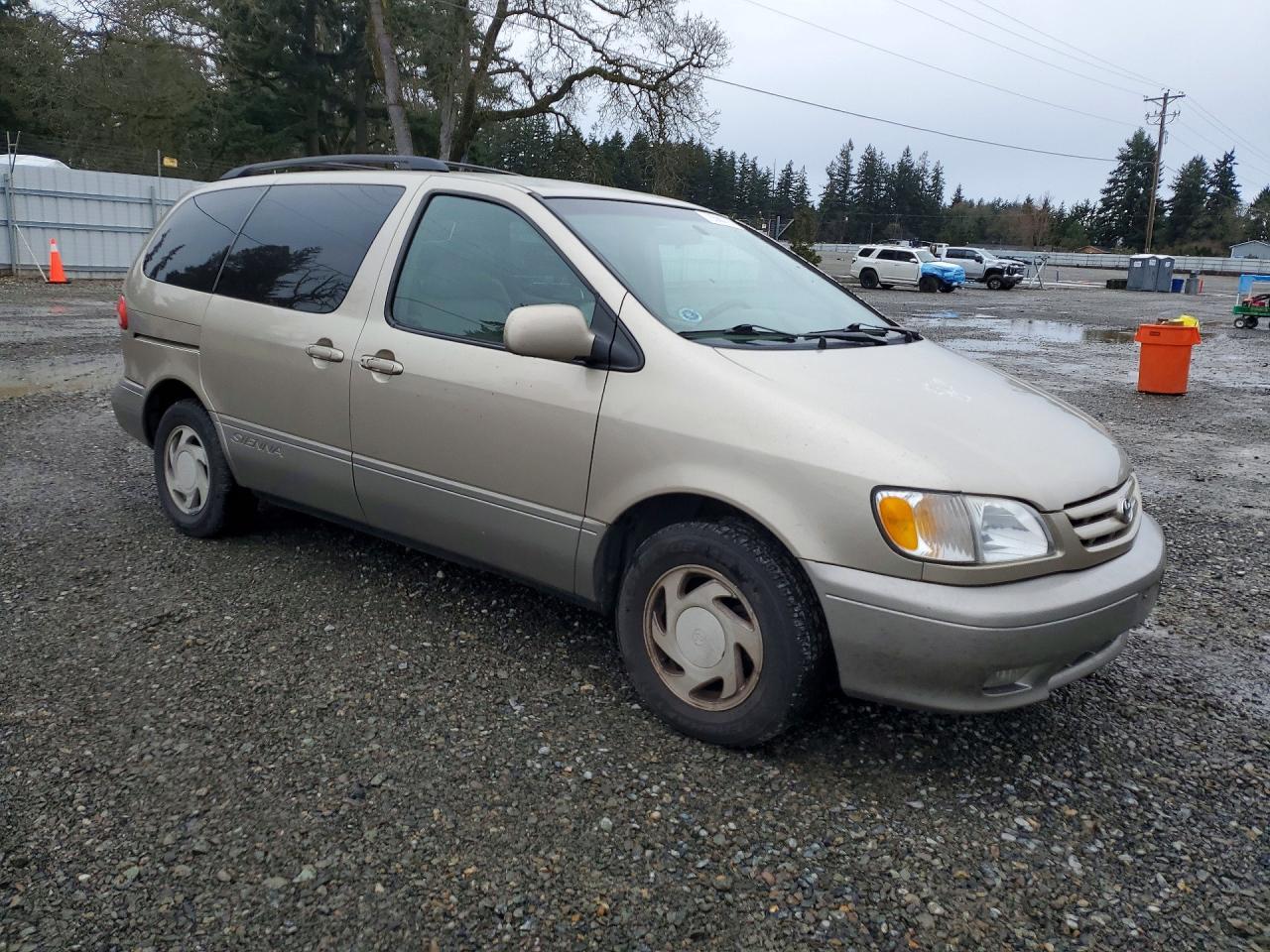2002 TOYOTA SIENNA