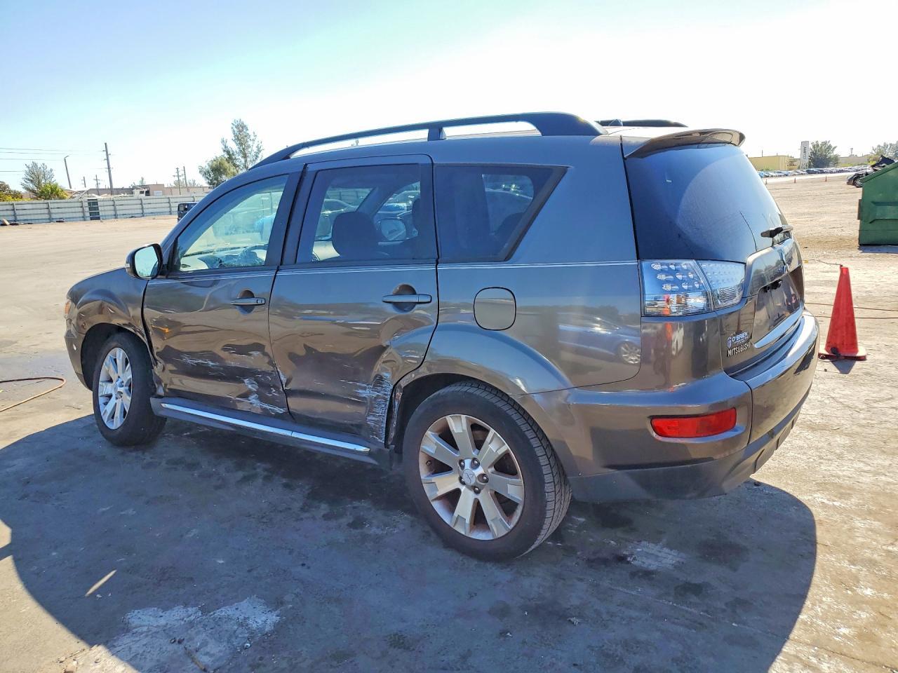 2010 MITSUBISHI outlander