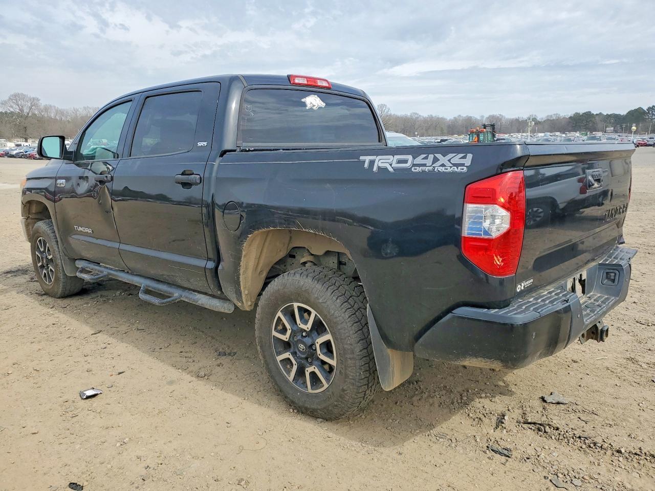 2016 TOYOTA TUNDRA