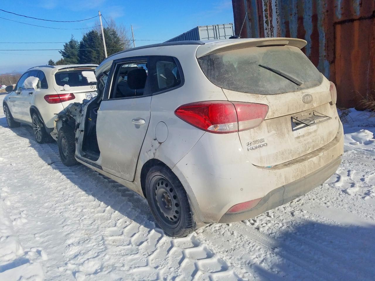 2014 KIA RONDO
