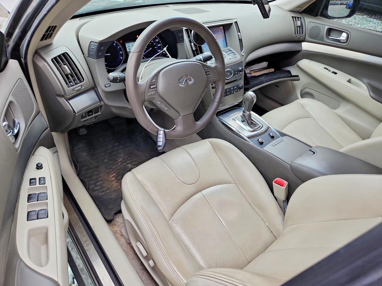 2015 INFINITI Q40