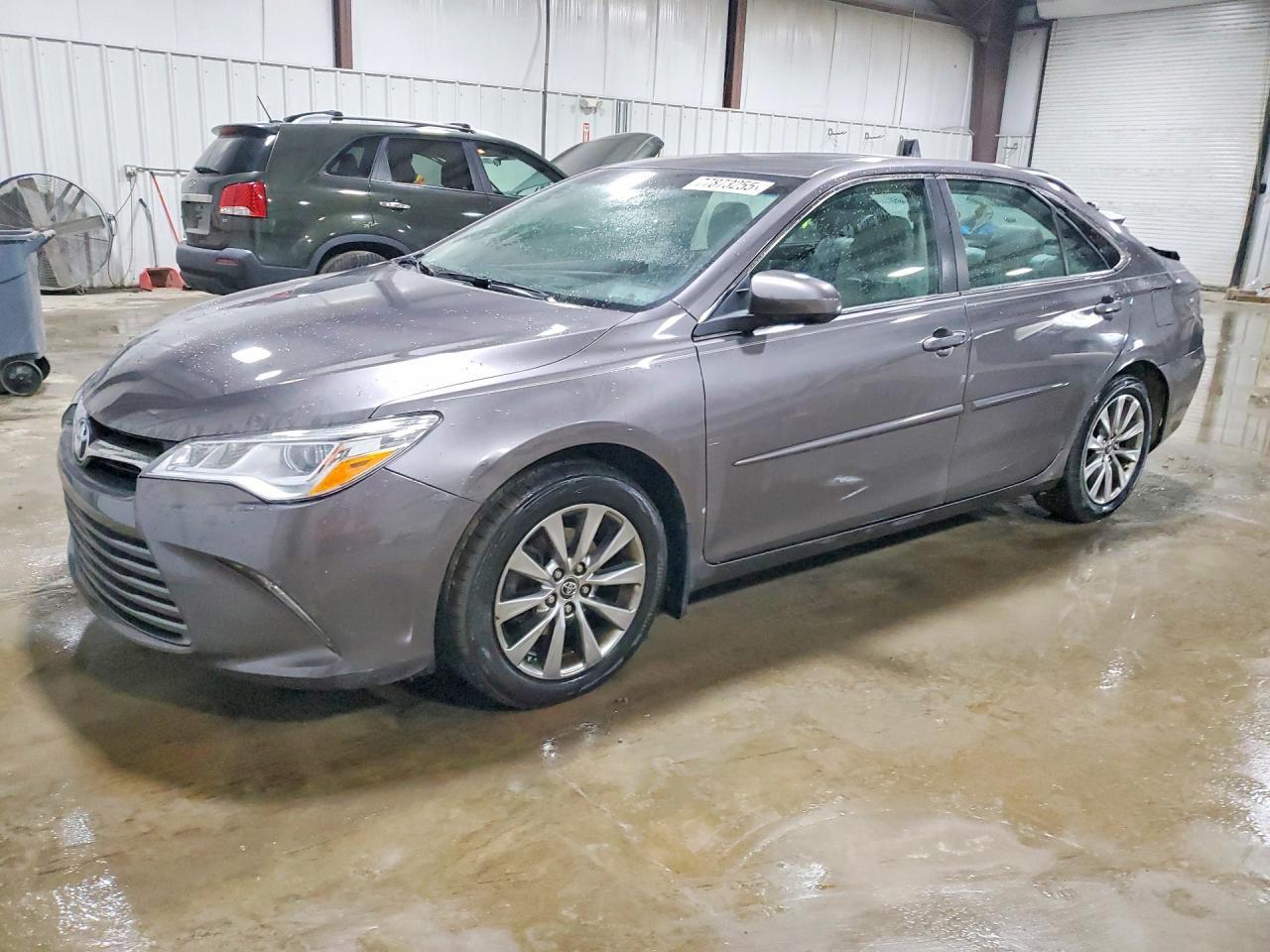 2015 TOYOTA CAMRY
