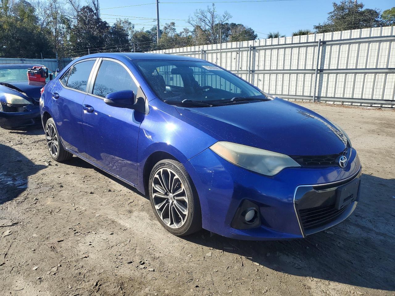 2015 TOYOTA COROLLA