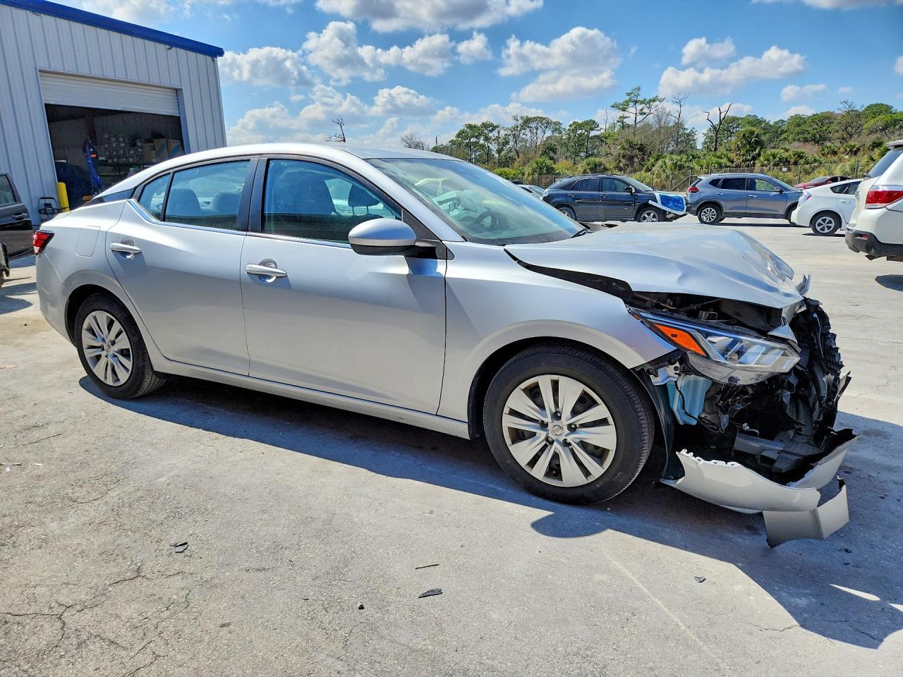2022 NISSAN SENTRA
