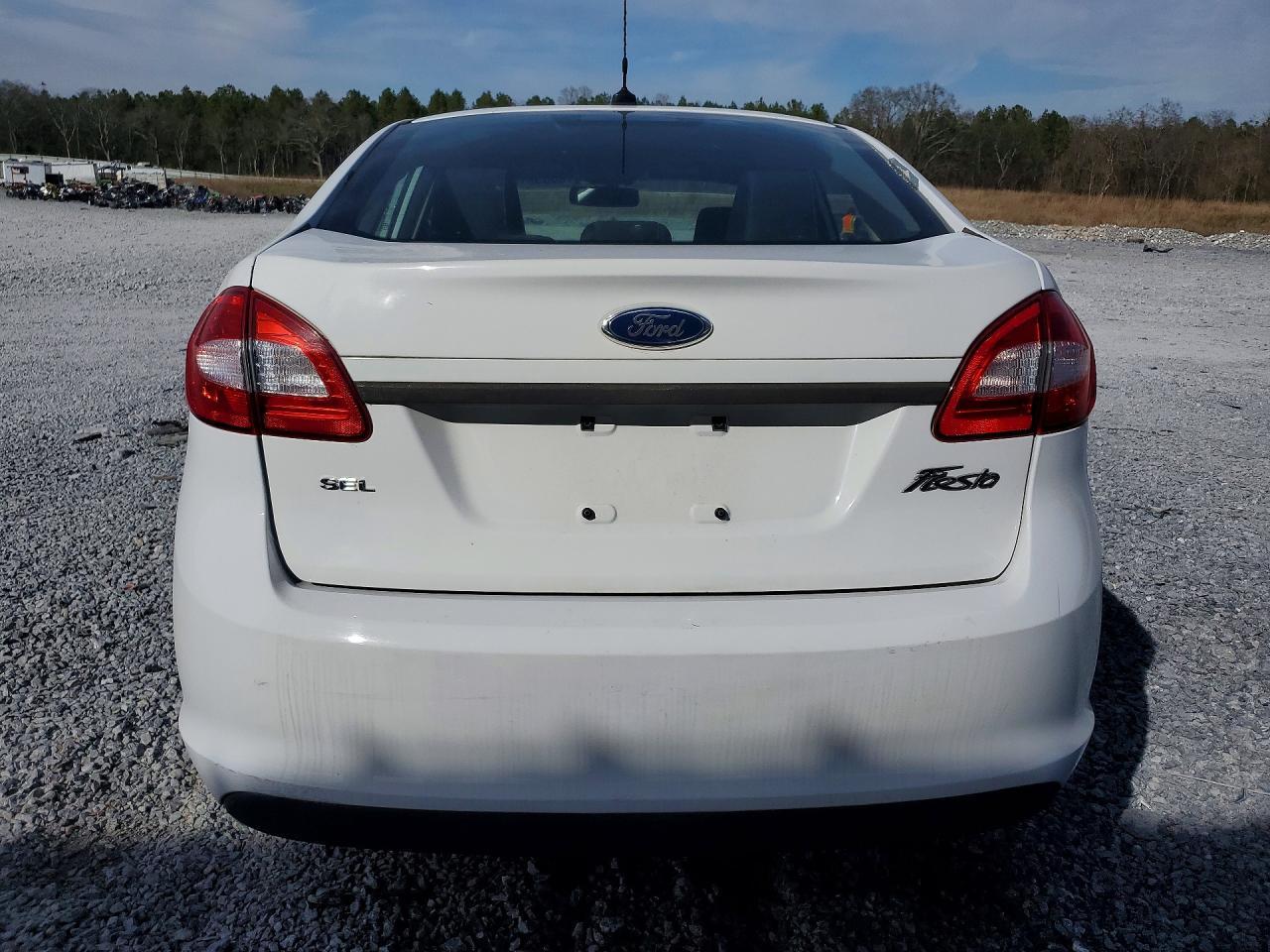 2011 FORD Fiesta