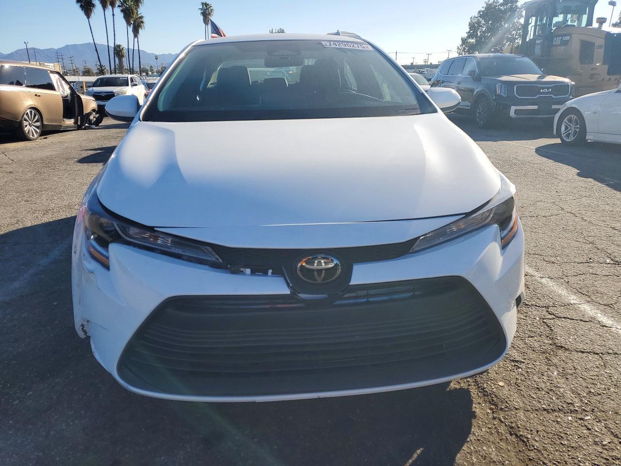 2025 TOYOTA COROLLA