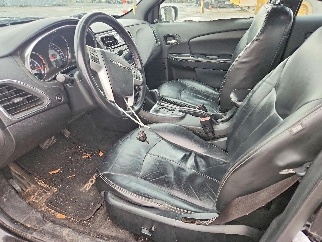 2013 CHRYSLER 200