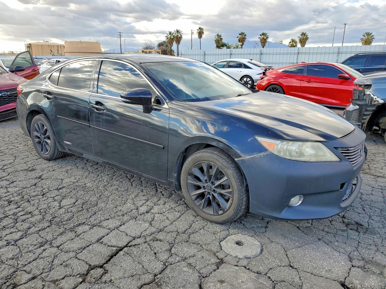 2013 LEXUS ES 300H
