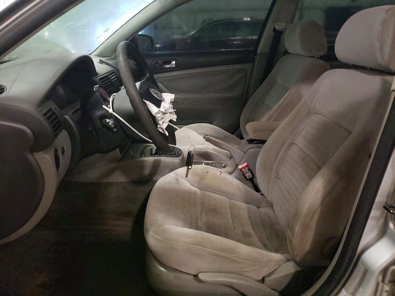2004 VOLKSWAGEN Passat