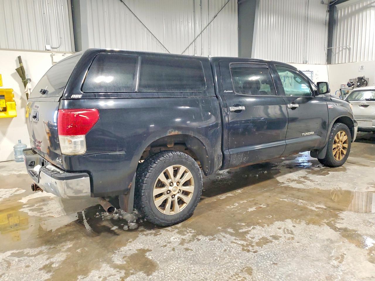 2011 TOYOTA TUNDRA