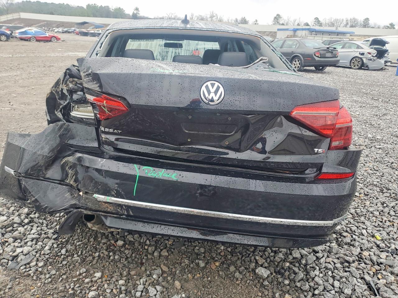 2018 VOLKSWAGEN Passat