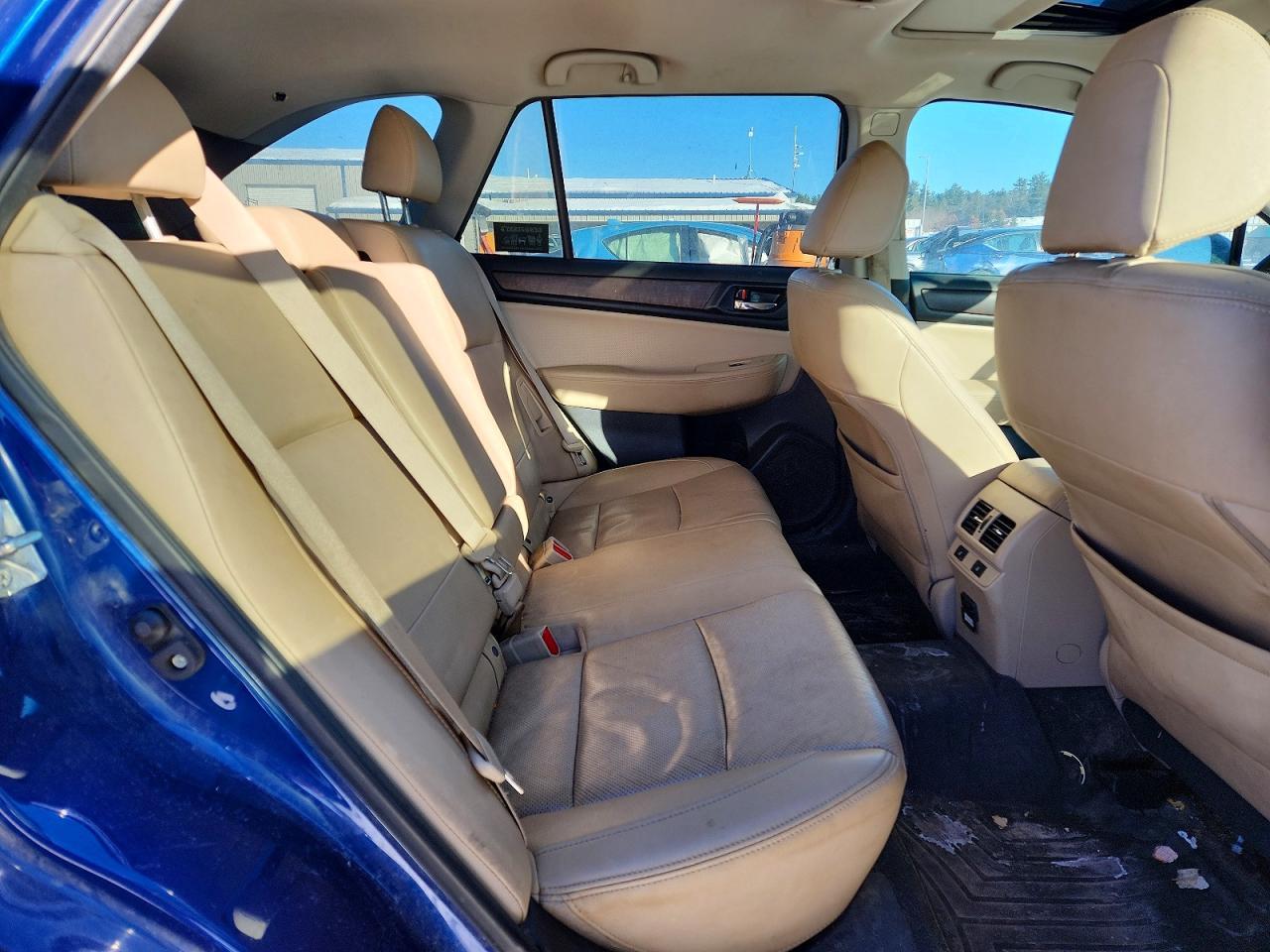 2015 SUBARU Outback