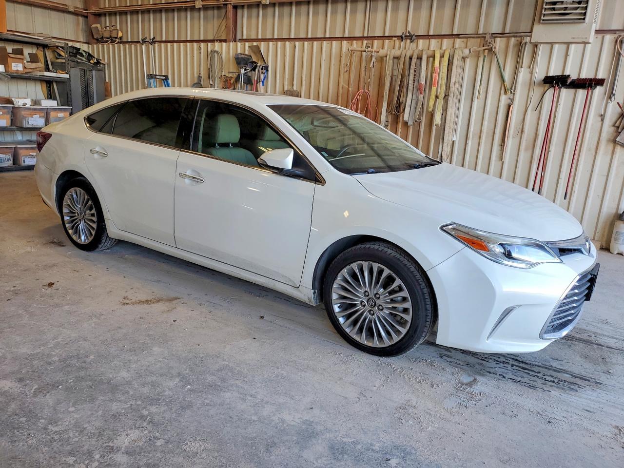 2017 TOYOTA Avalon