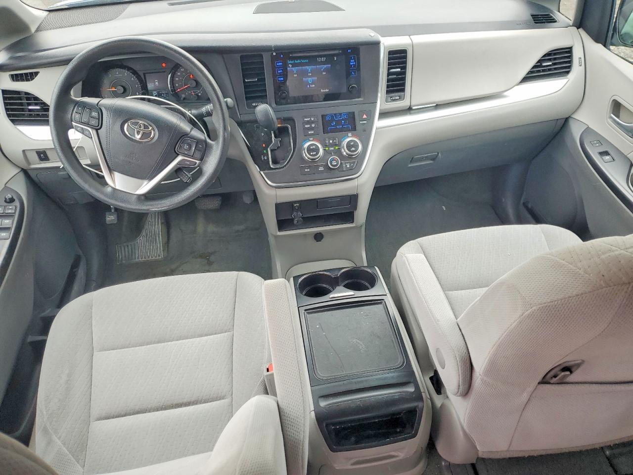 2015 TOYOTA SIENNA
