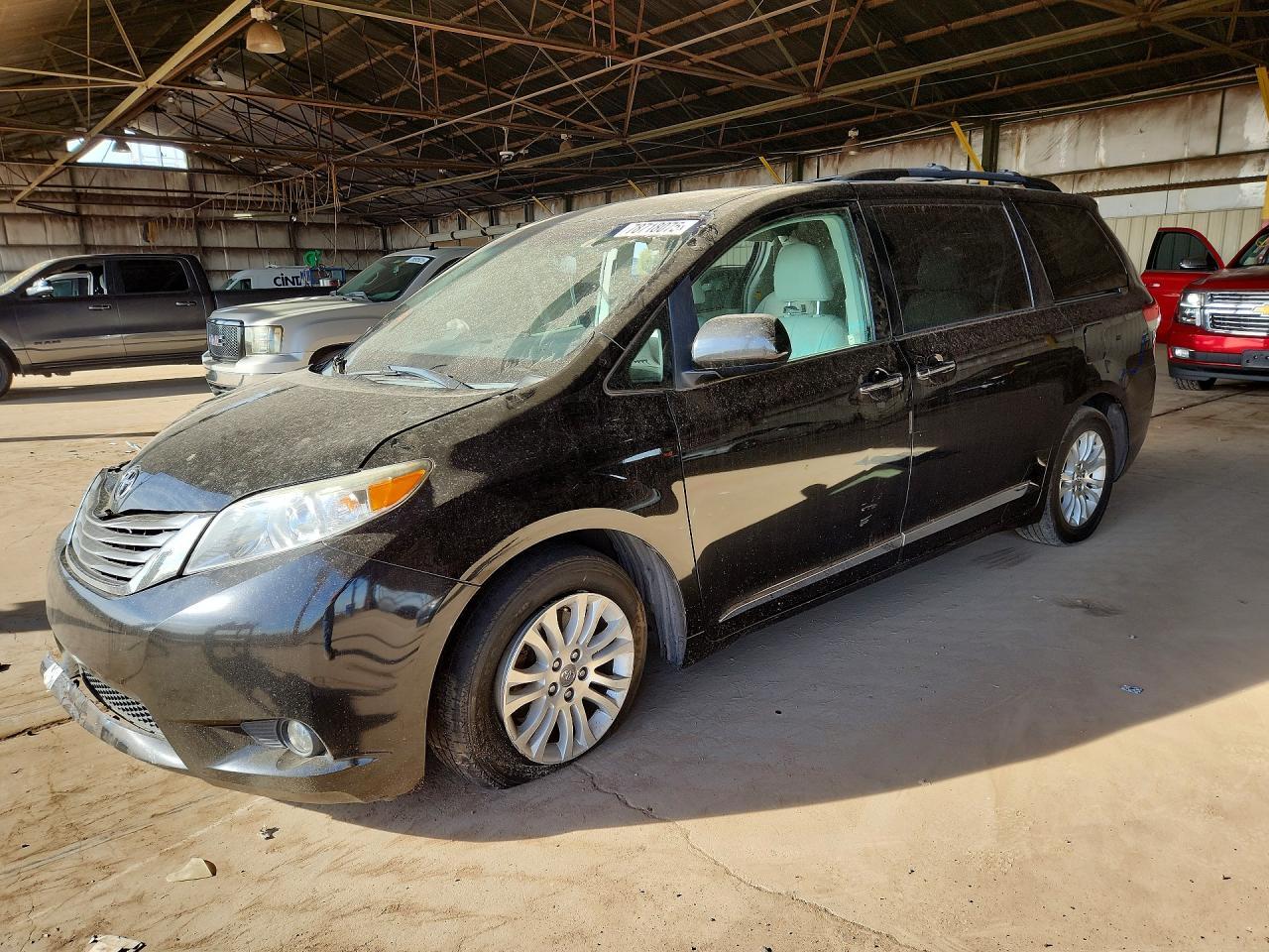 2013 TOYOTA SIENNA