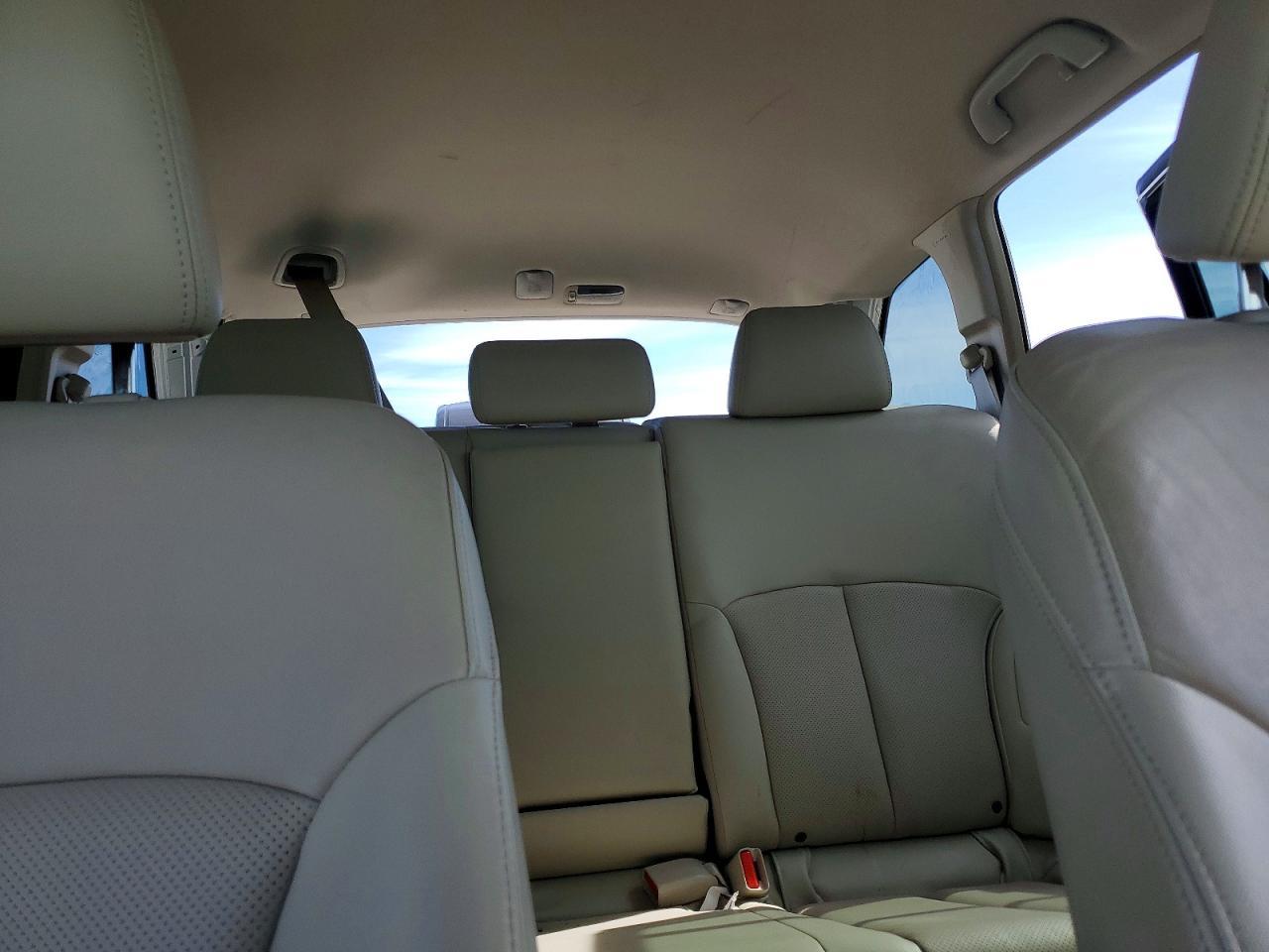 2014 SUBARU Outback