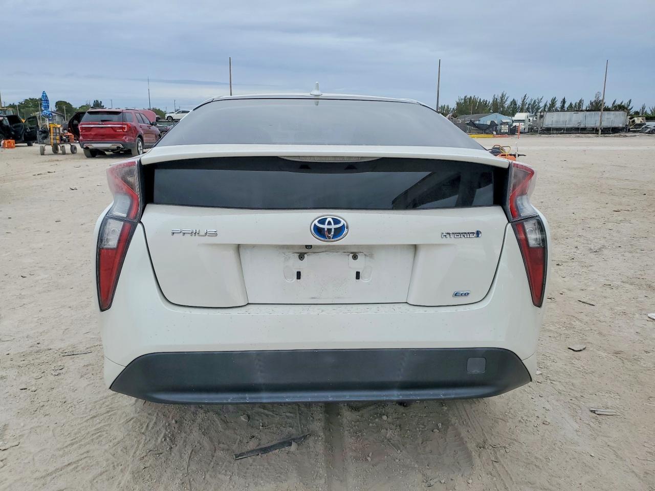 2016 TOYOTA PRIUS