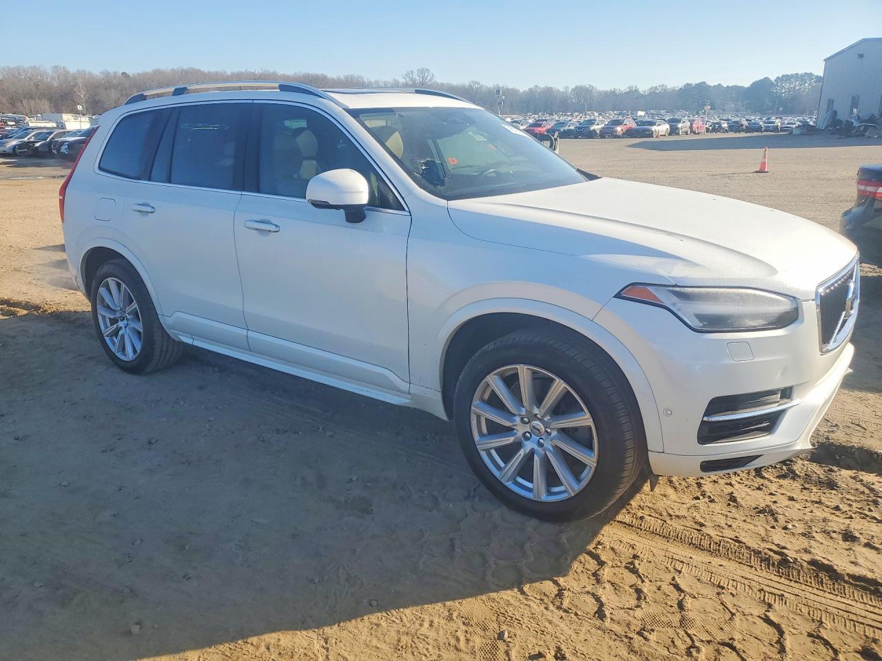 2016 VOLVO XC90