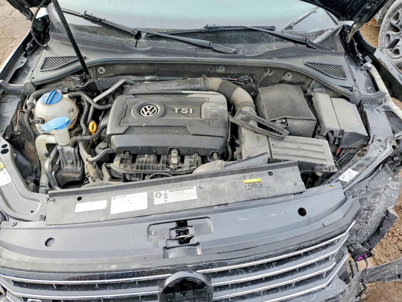 2016 VOLKSWAGEN Passat