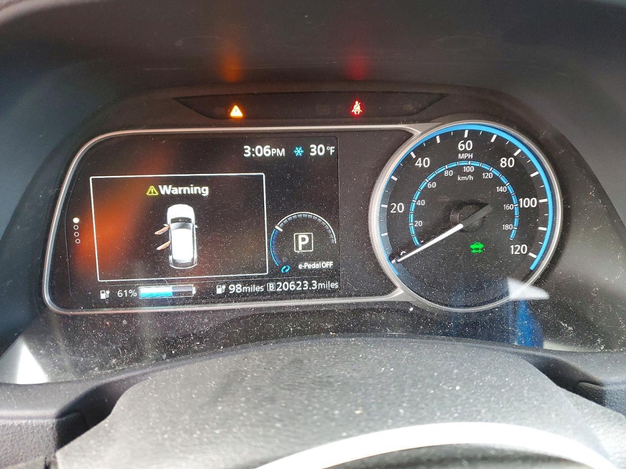 2024 NISSAN LEAF