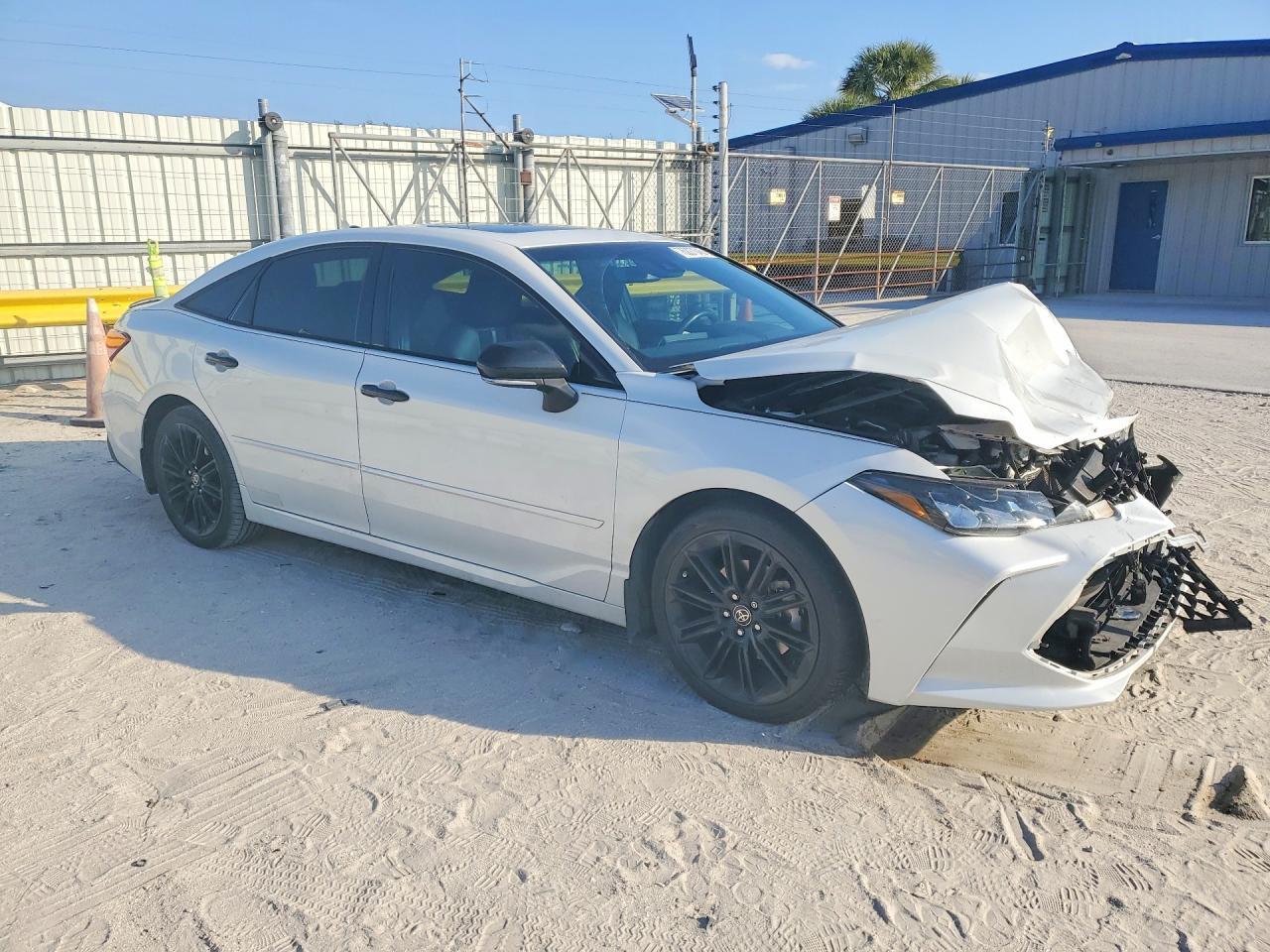 2022 TOYOTA Avalon