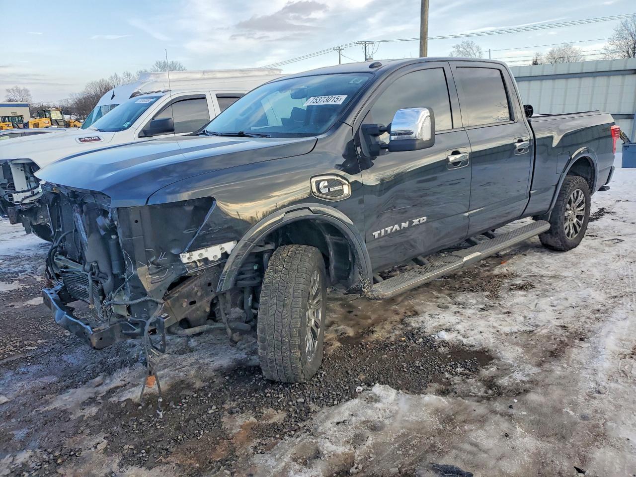 2016 NISSAN Titan