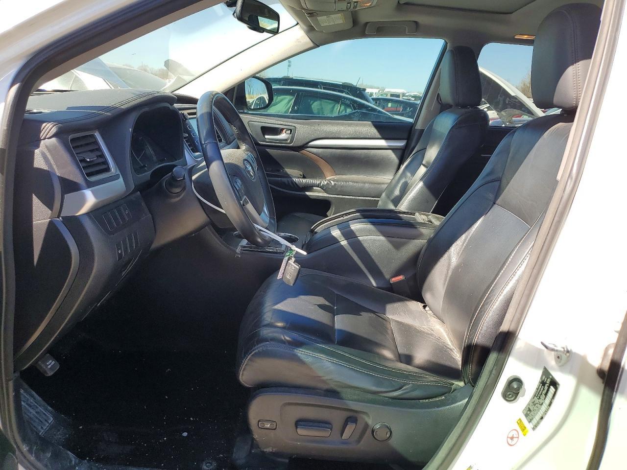 2016 TOYOTA HIGHLANDER