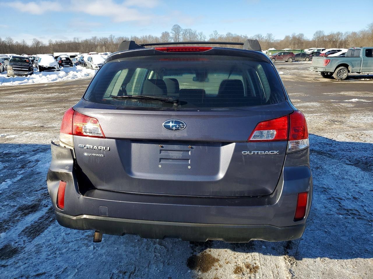 2014 SUBARU Outback