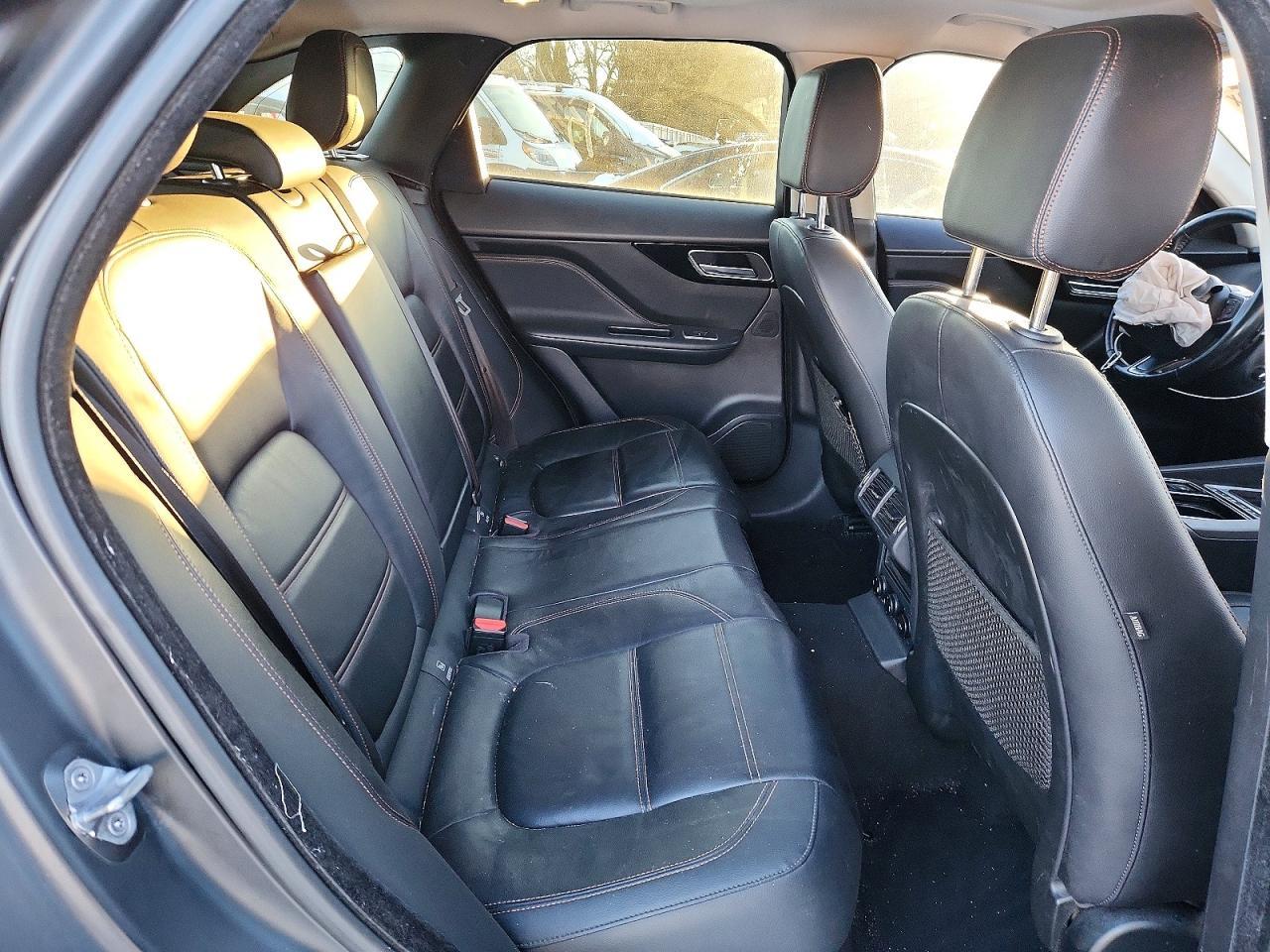 2018 JAGUAR F-Pace