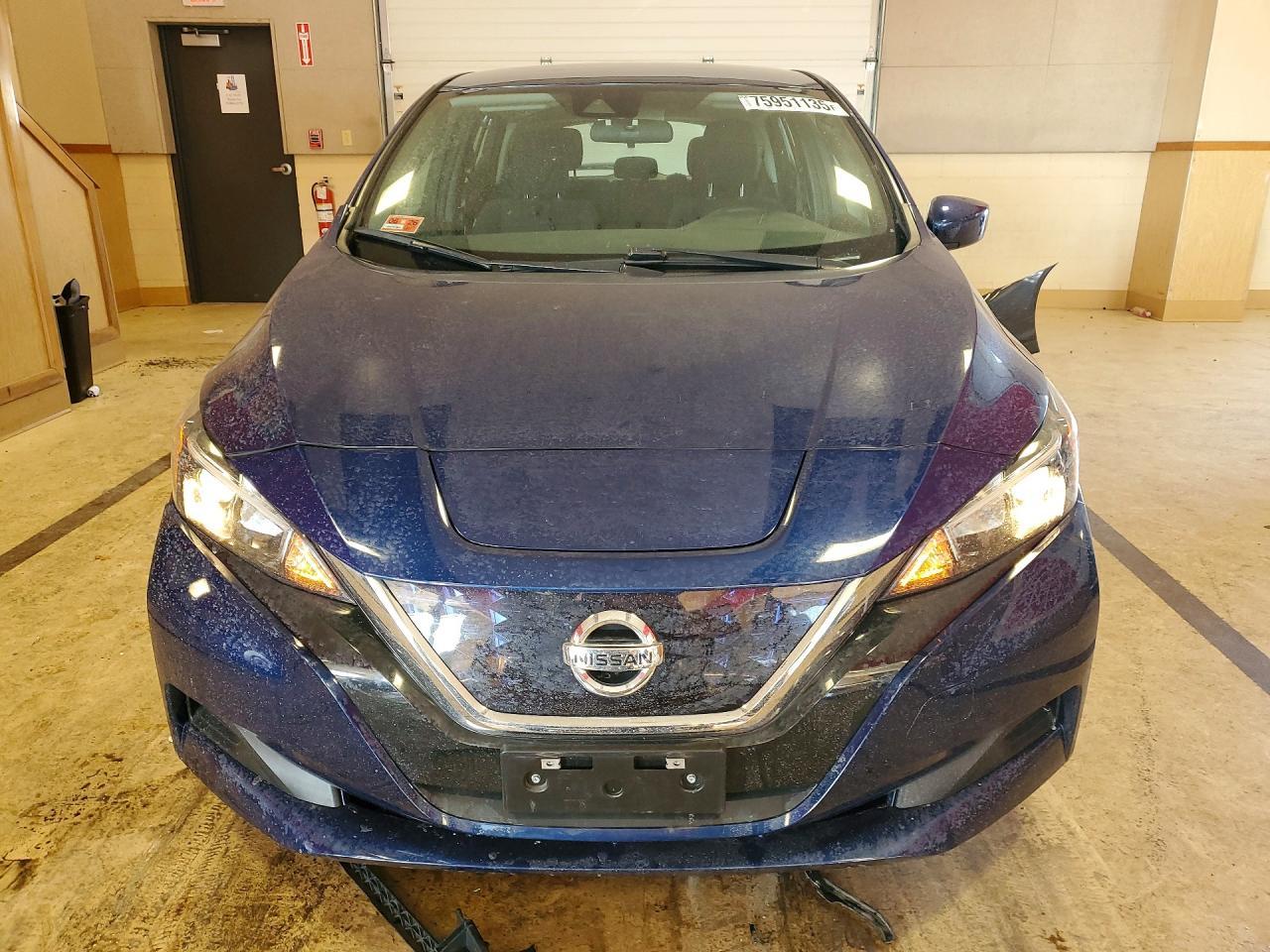 2022 NISSAN LEAF